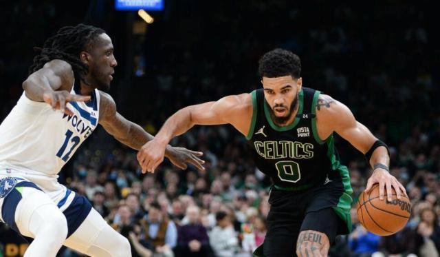 华体会官网-摆脱膝盖酸痛！塔图姆开启疯狂三月：场均33+6够狠